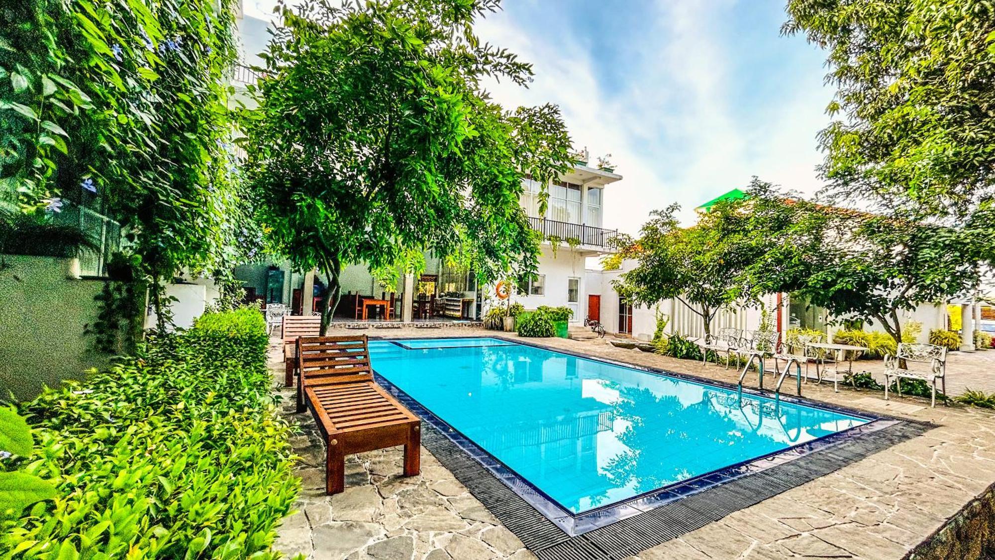 אנוראדפורה Salubrious Resort מראה חיצוני תמונה